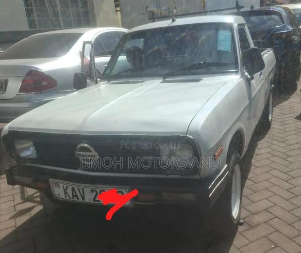 Nissan Hardbody 2009 White