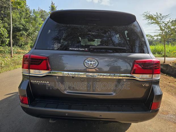 Toyota Land Cruiser 4.5 V8 VXR 2020 Gray