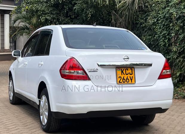 Nissan Tiida 2009 White