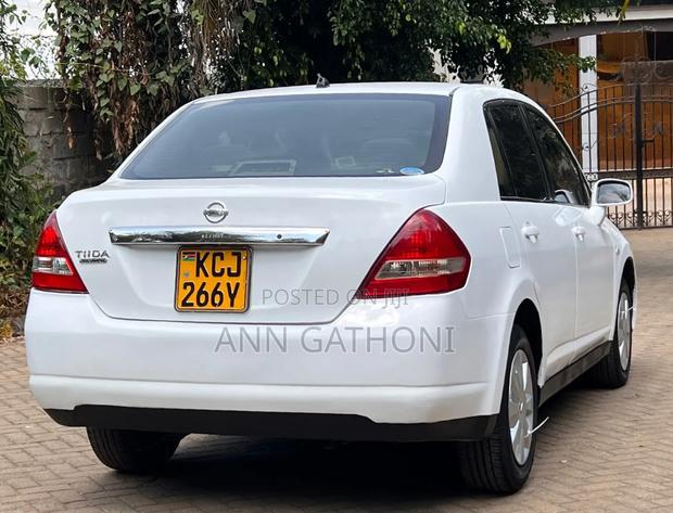 Nissan Tiida 2009 White