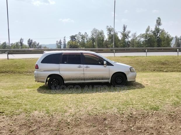 Nissan Liberty 2002 Silver