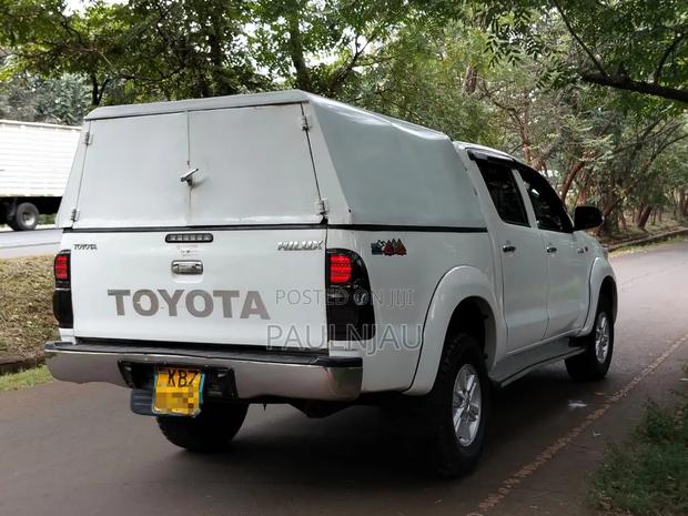 Toyota Hilux 2014 White