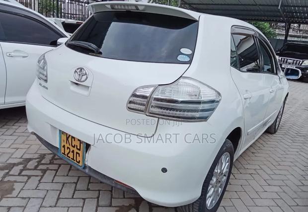 Toyota Auris 2010 White