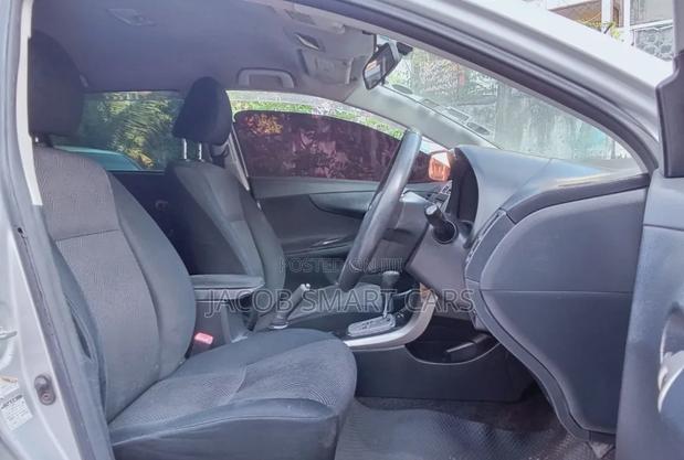Toyota Corolla Fielder 2010 Silver