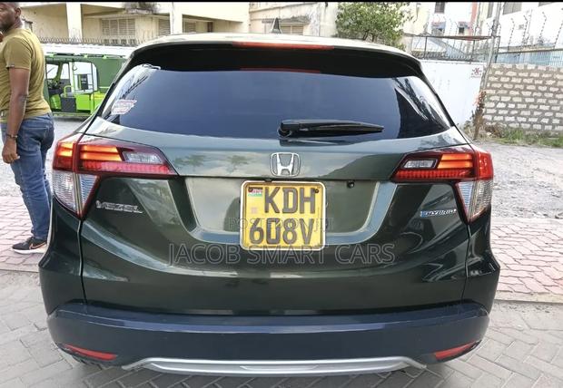 Honda Vezel 2017 Green