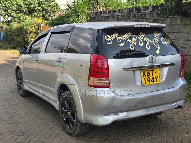Toyota Wish 2005 Silver