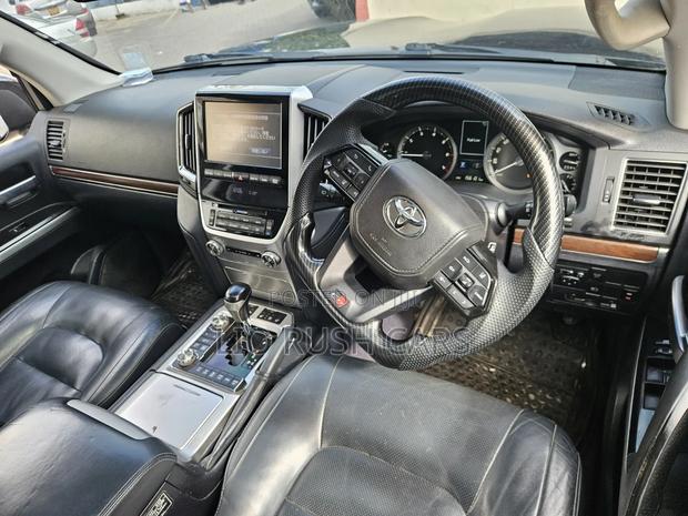 Toyota Land Cruiser 2016 Black