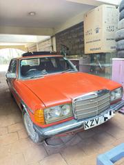 Mercedes-Benz 230E 1982 Orange for sale