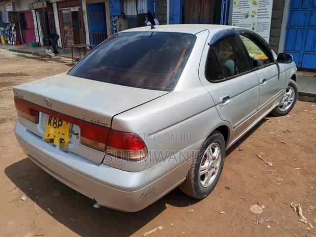Nissan Sunny 2004 White
