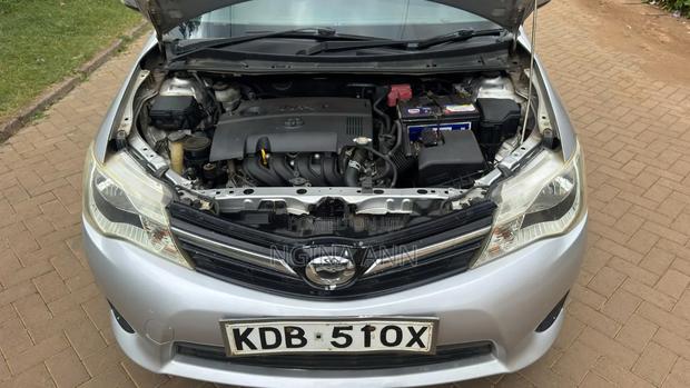 Toyota Corolla Fielder 2013 Silver
