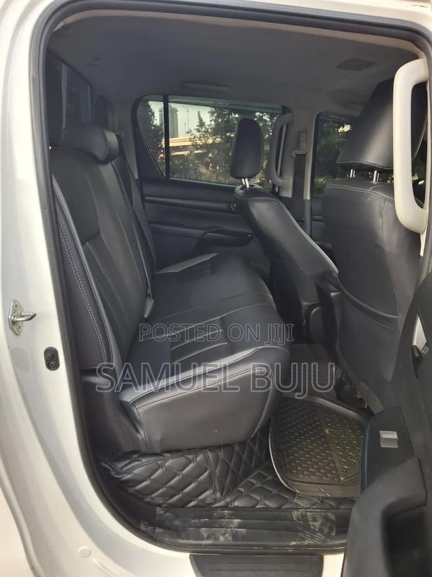 Toyota Hilux 2020 White