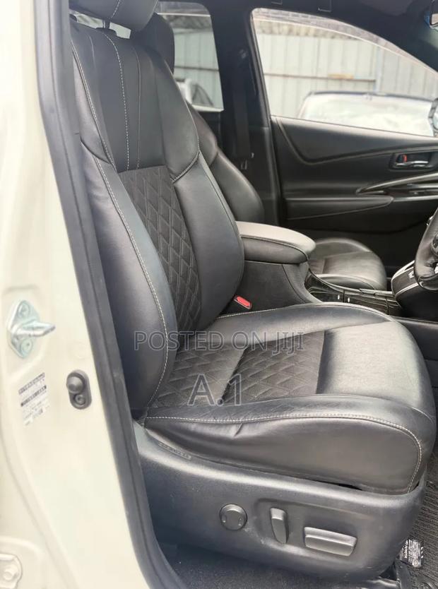 Toyota Harrier 2019 Off white