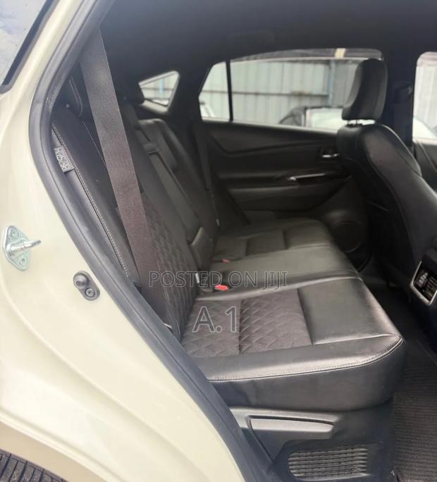 Toyota Harrier 2019 Off white