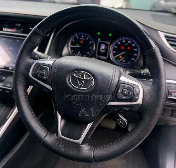 Toyota Harrier 2019 Off white