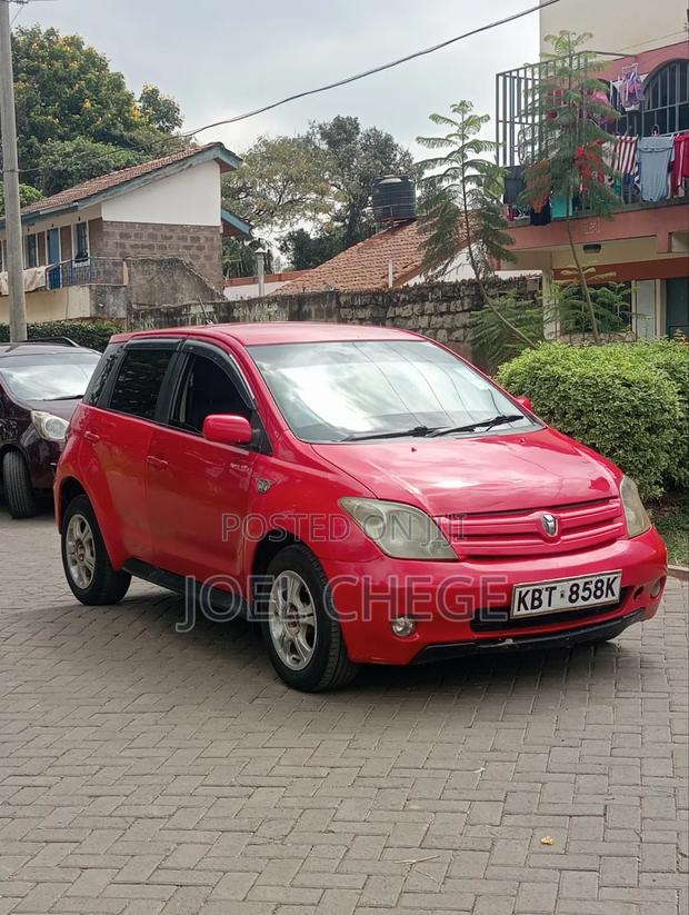 Toyota IST 2005 Red