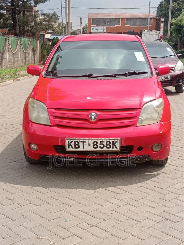 Toyota IST 2005 Red