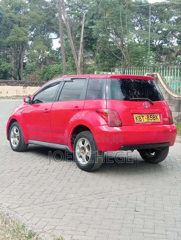 Toyota IST 2005 Red