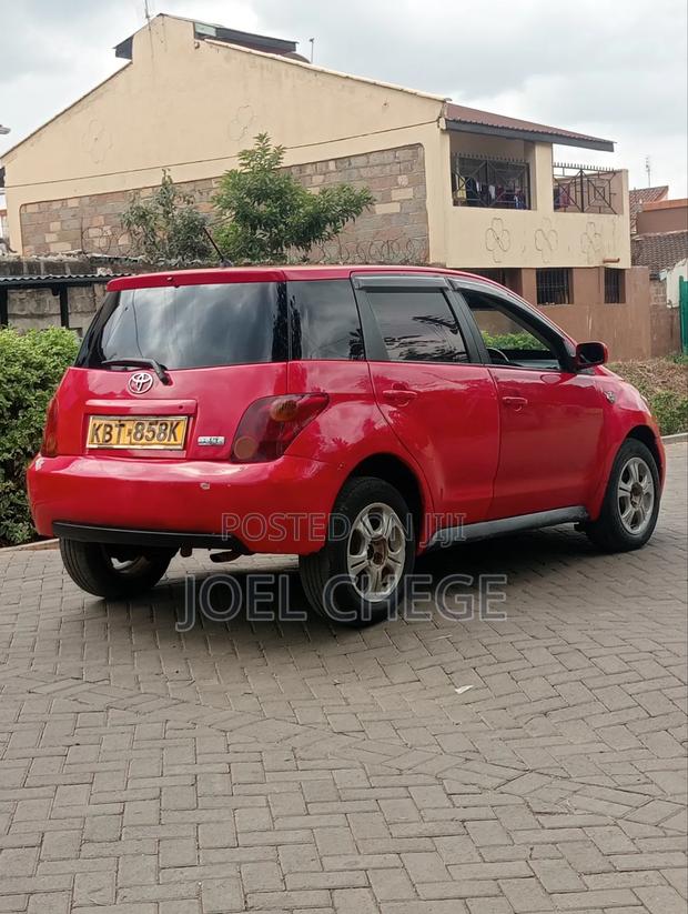 Toyota IST 2005 Red