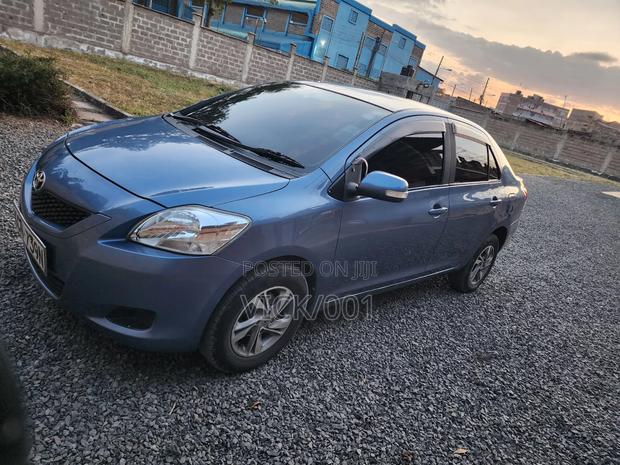 Toyota Belta 2010 Blue