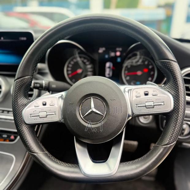 Mercedes-Benz C200 2019 Pearl