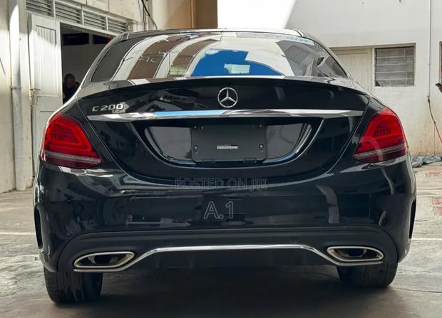 Mercedes-Benz C200 2019 Black