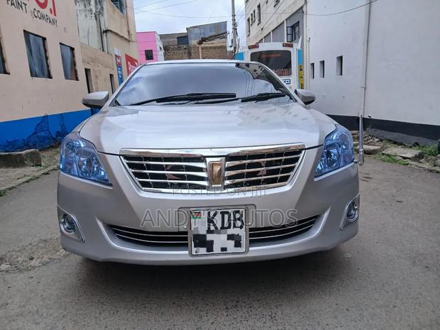 Toyota Premio 2013 Silver