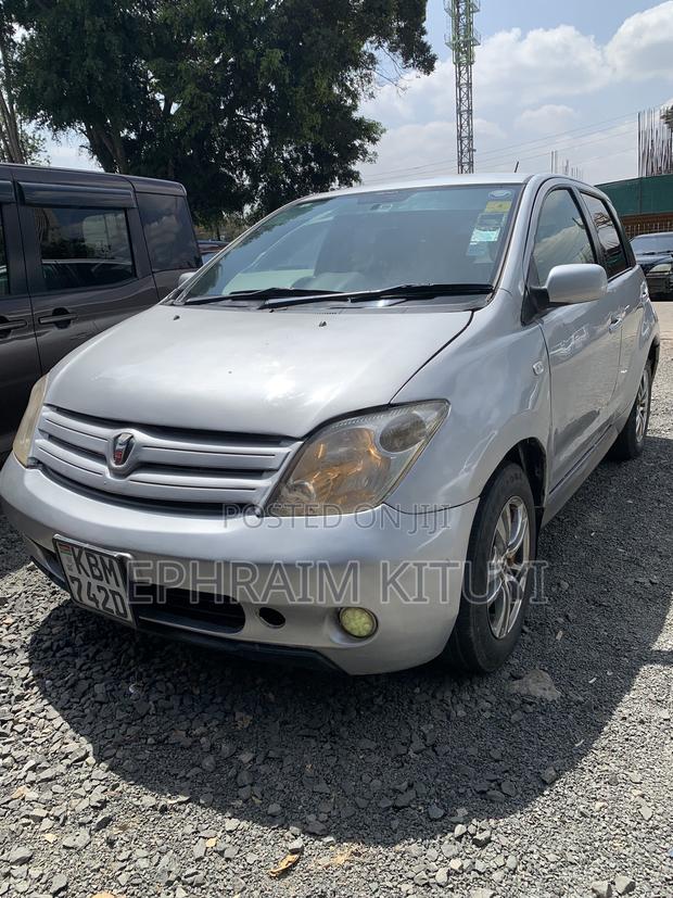 Toyota IST 2014 Silver