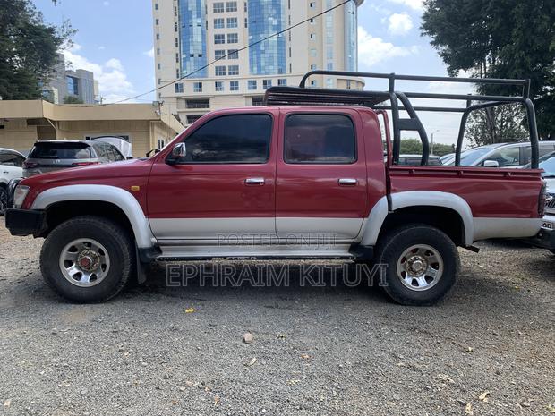 Toyota Hilux 1998 Red