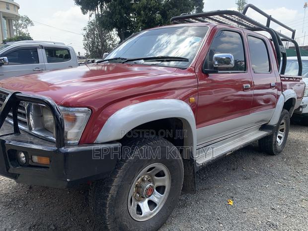 Toyota Hilux 1998 Red