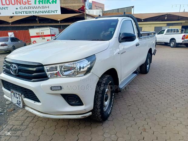 Toyota Hilux 2018 White