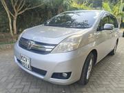 Toyota ISIS 2012 Silver for sale
