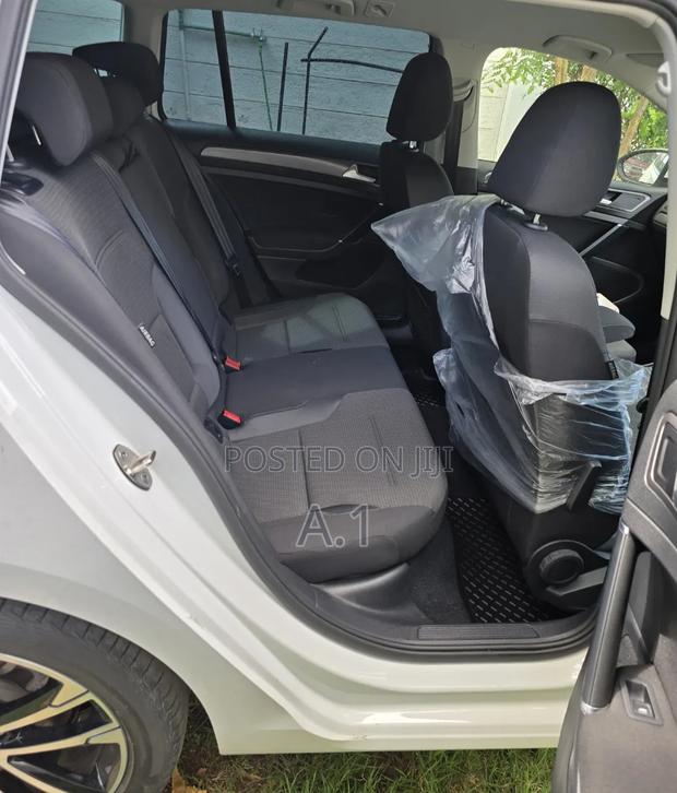 Volkswagen Golf 2019 White