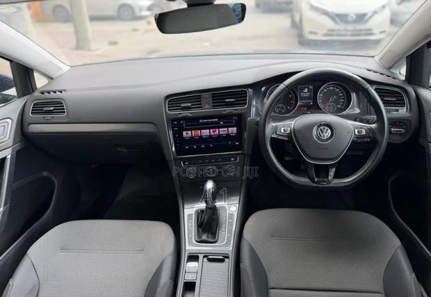 Volkswagen Golf 2019 Blue