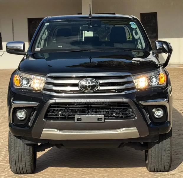 Toyota Hilux 2019 Black