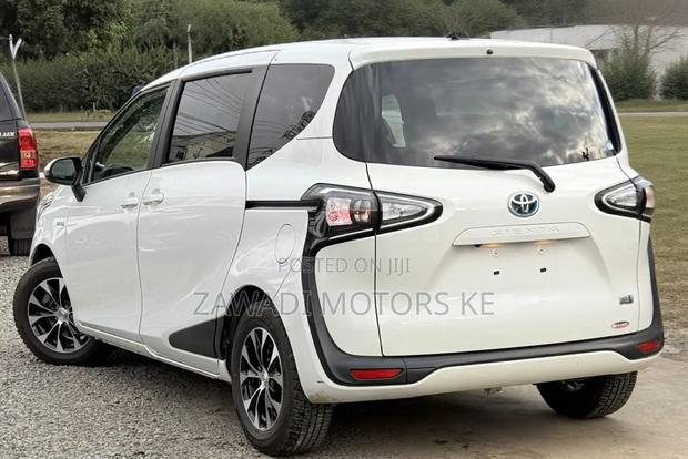 Toyota Sienta 2019 White