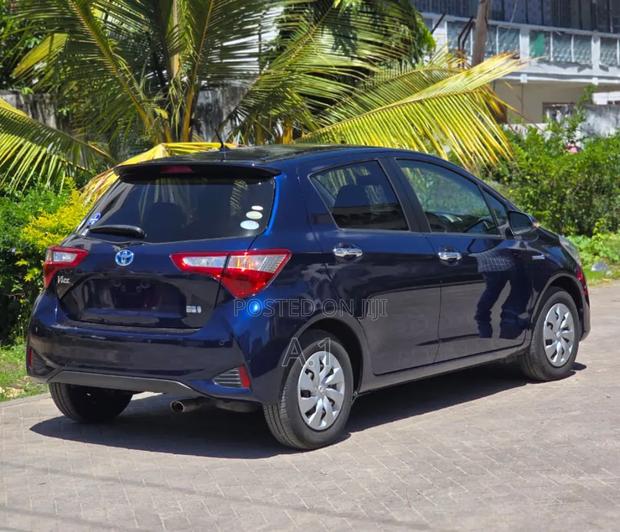 Toyota Vitz 2019 Blue