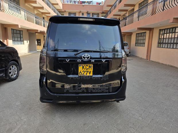 Toyota Voxy 2010 Black