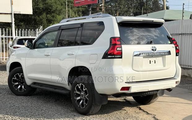 Toyota Land Cruiser Prado 2019 White