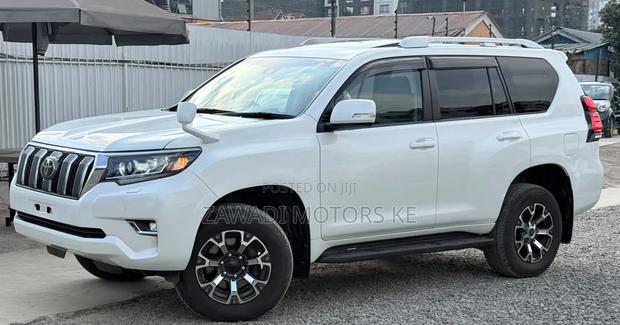 Toyota Land Cruiser Prado 2019 White