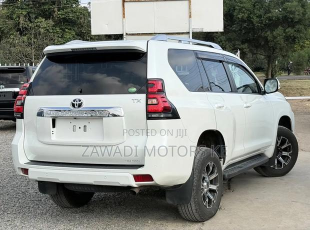 Toyota Land Cruiser Prado 2019 White