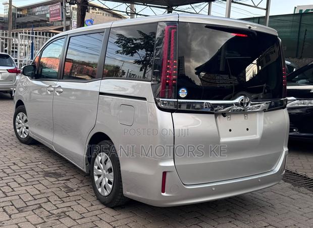Toyota Noah 2.0 FWD (8 Seater) 2020 Silver