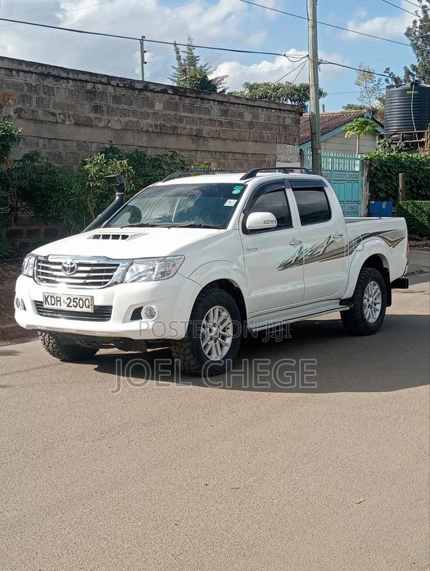 Toyota Hilux 2015 White