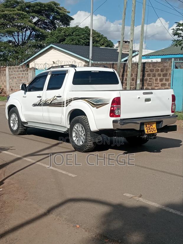 Toyota Hilux 2015 White