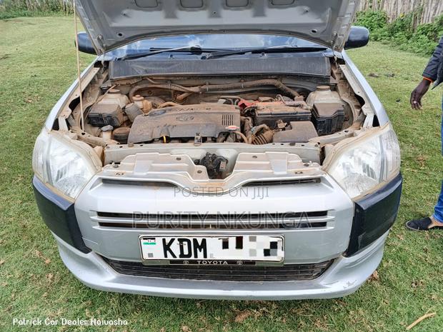 Toyota Succeed SV Premium 2016 Silver