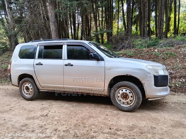 Toyota Succeed SV Premium 2016 Silver