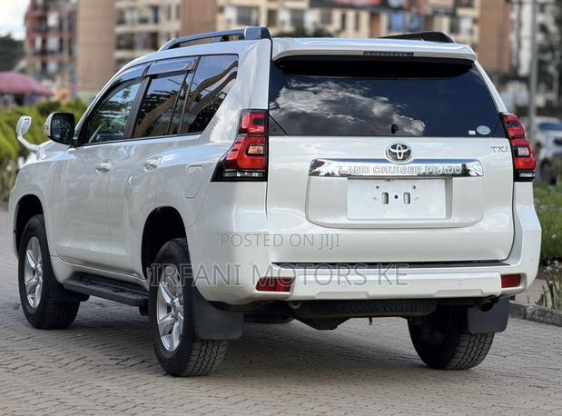 Toyota Land Cruiser Prado 2.7 2019 Pearl