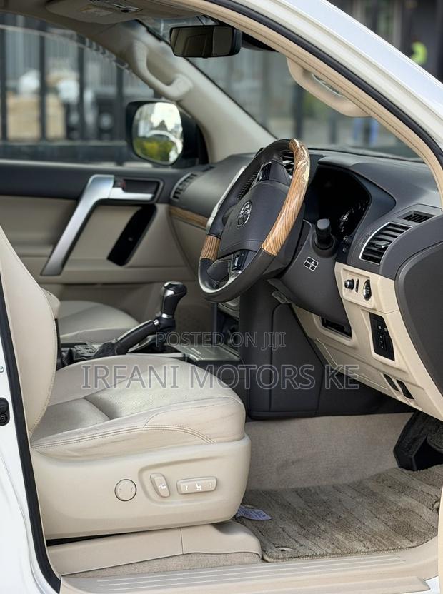 Toyota Land Cruiser Prado 2.7 2019 Pearl