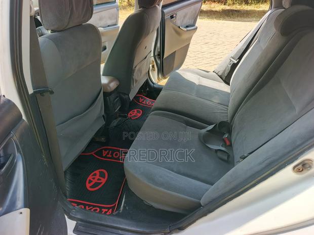 Toyota Corolla RunX 2006 White