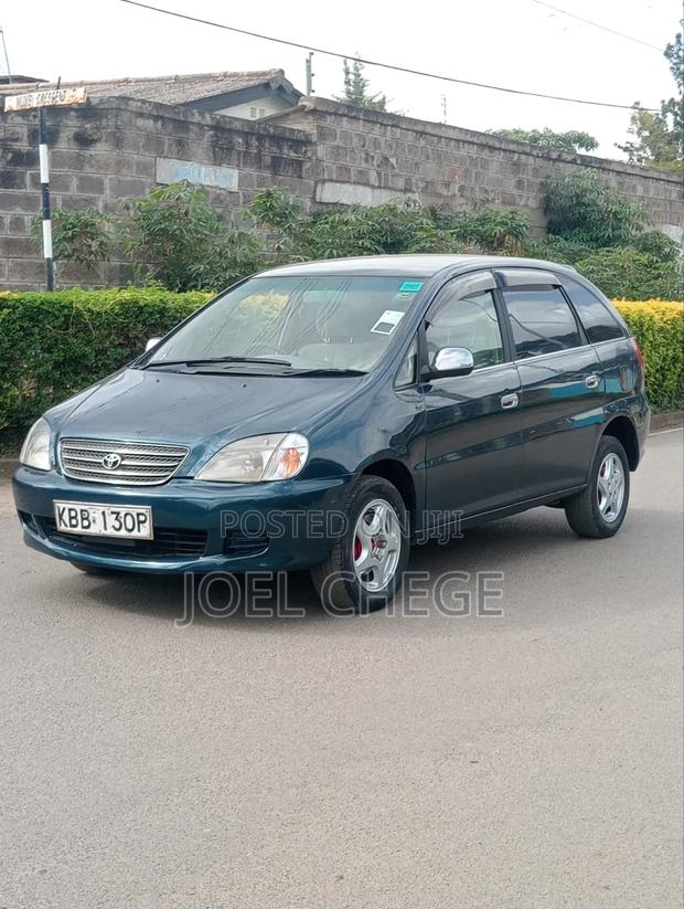 Toyota Nadia 2001 Blue