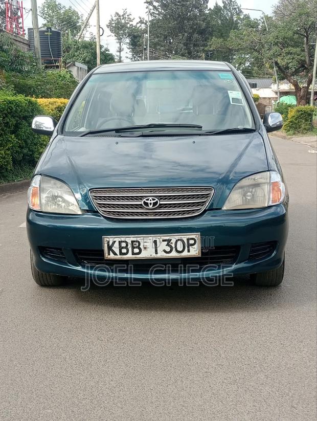 Toyota Nadia 2001 Blue